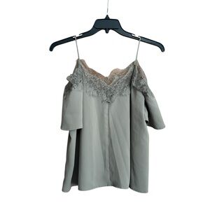 Elegant Lace Trim ‎ Top